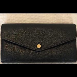 SOLD ✅ Louis Vuitton Sarah Wallet in Black Leather